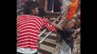 Viral Video: Man Brutally Thrashes Girl Allegedly Over Pushing At Delhi Metro Station | Internet Reacts